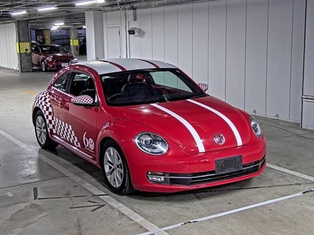 250 Volkswagen The beetle 16CBZ 2013 г. (ZIP Osaka)